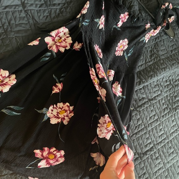 Black floral dress - Picture 2 of 4